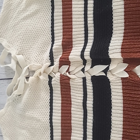 Windsor Sweater - Picture 3 of 4